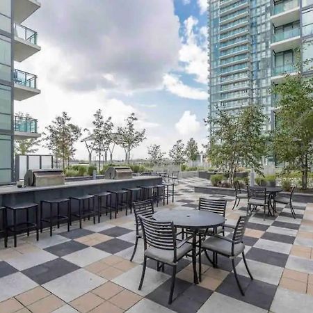Ultra Luxurious 2.5 Bedroom 2 Full Bathroom 1 Parking Condo Near Sq1 Striking Views Mississauga Zewnętrze zdjęcie