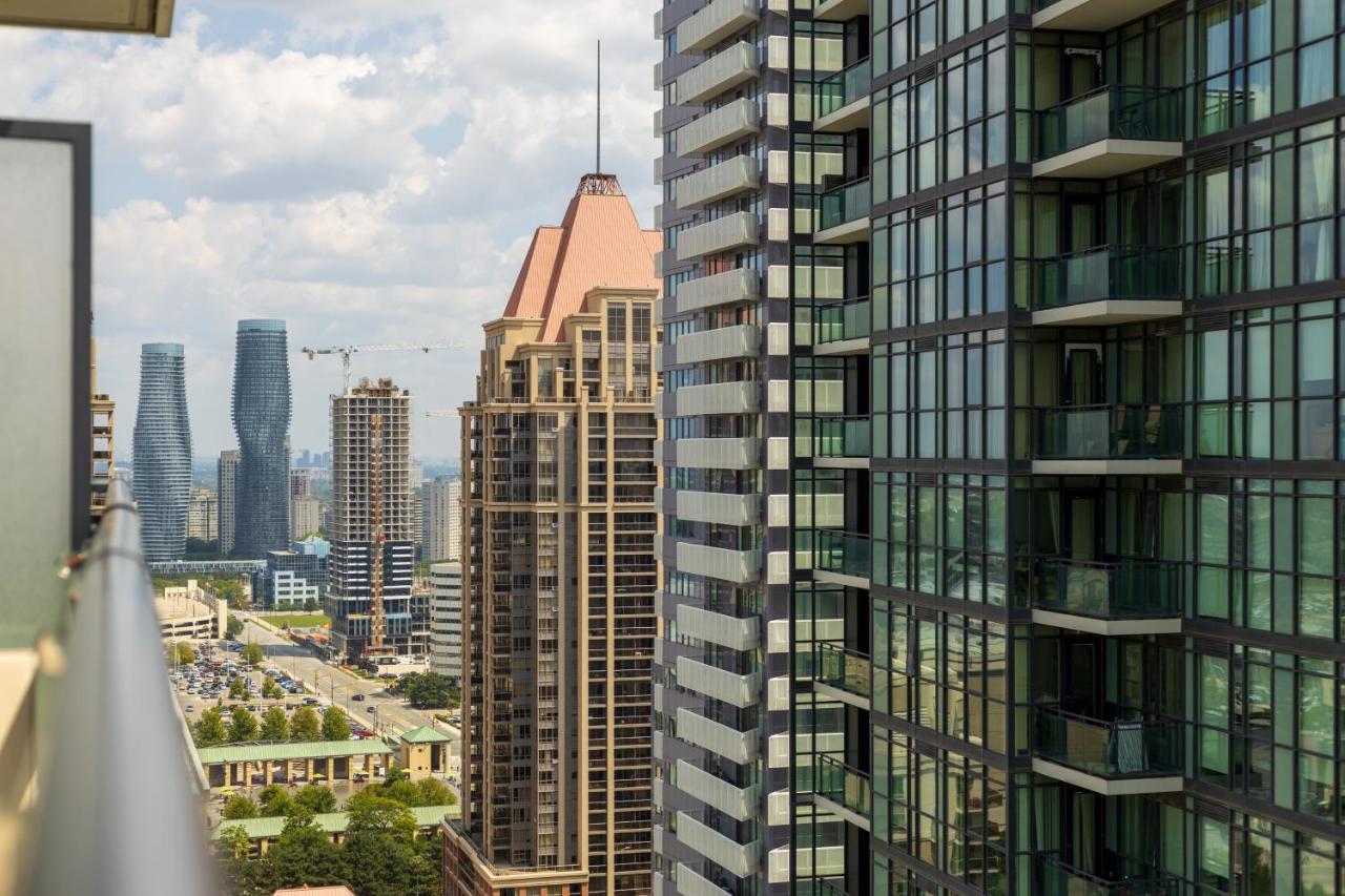 Ultra Luxurious 2.5 Bedroom 2 Full Bathroom 1 Parking Condo Near Sq1 Striking Views Mississauga Zewnętrze zdjęcie