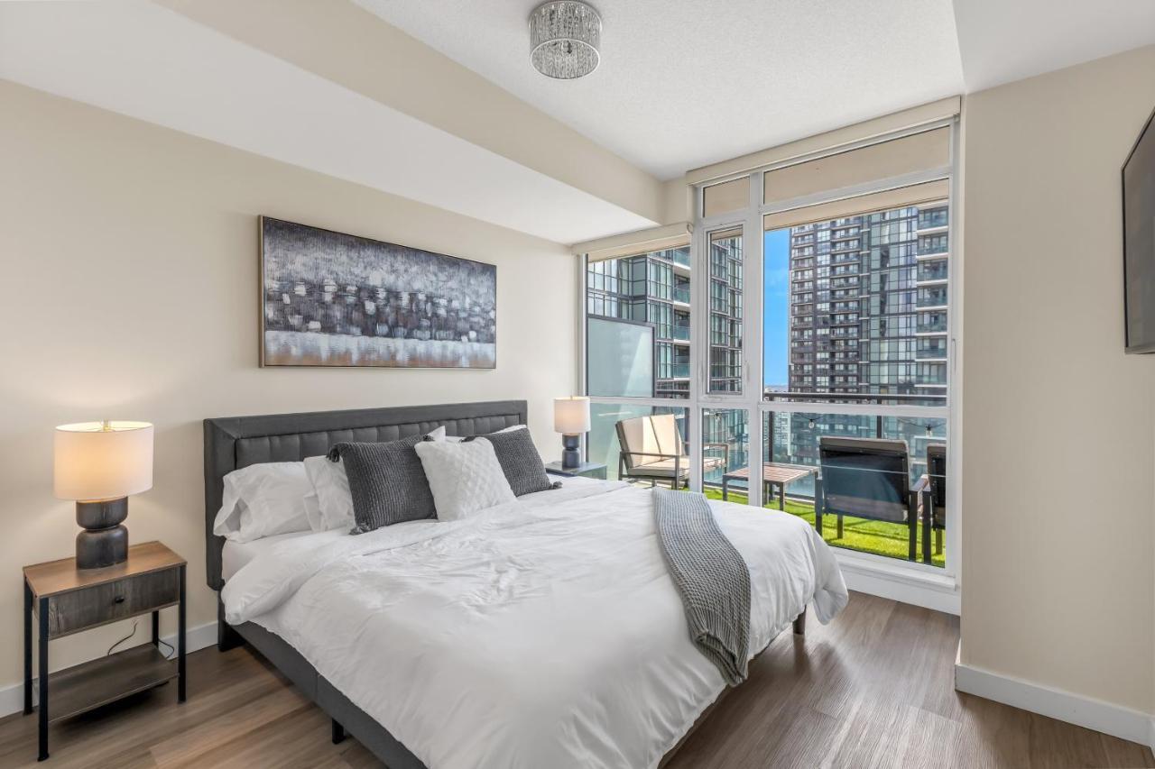 Ultra Luxurious 2.5 Bedroom 2 Full Bathroom 1 Parking Condo Near Sq1 Striking Views Mississauga Zewnętrze zdjęcie