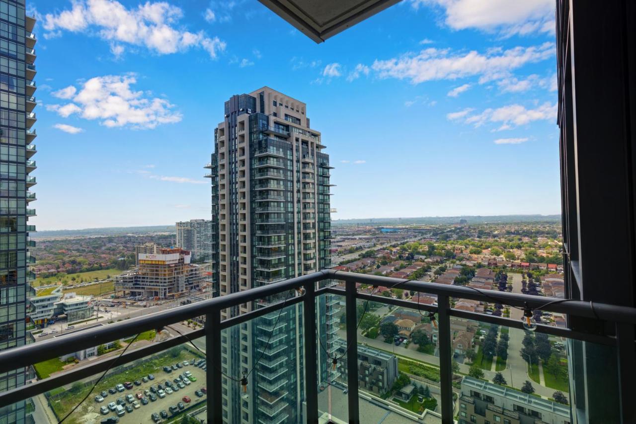 Ultra Luxurious 2.5 Bedroom 2 Full Bathroom 1 Parking Condo Near Sq1 Striking Views Mississauga Zewnętrze zdjęcie