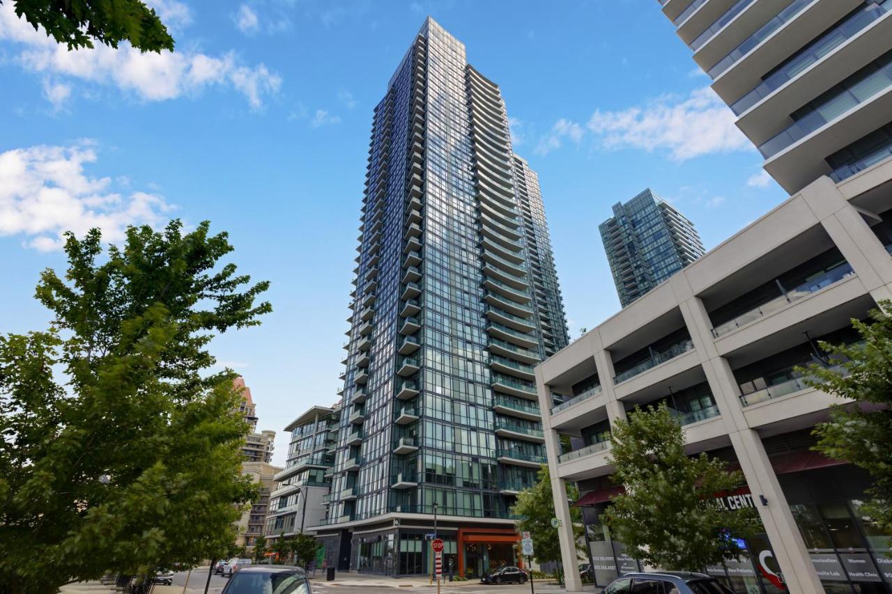 Ultra Luxurious 2.5 Bedroom 2 Full Bathroom 1 Parking Condo Near Sq1 Striking Views Mississauga Zewnętrze zdjęcie